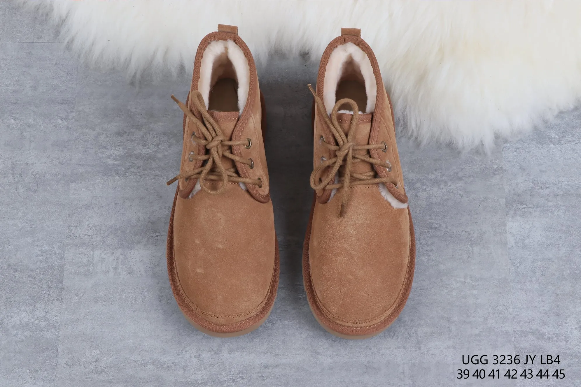 💰520 UGG sheepskin integrated snow boots 3236 maroon M Neumel Product description: As an extension of the classic series, the classic lightweight series has a low-key outsole and upper inspired by classic styles, showing the comfort and luxury of UGG. Upper: cow leather, soft suede upper. Insole: 17mm UGGpure™ wool cushioning foam insole. Sole: Treadlite by UGG™ Light wing technology outsole - non-slip, cushioning, wear resistance, and good elasticity Heel: Brand LOGO on the side Size: 39 40 41 42 43 44 45